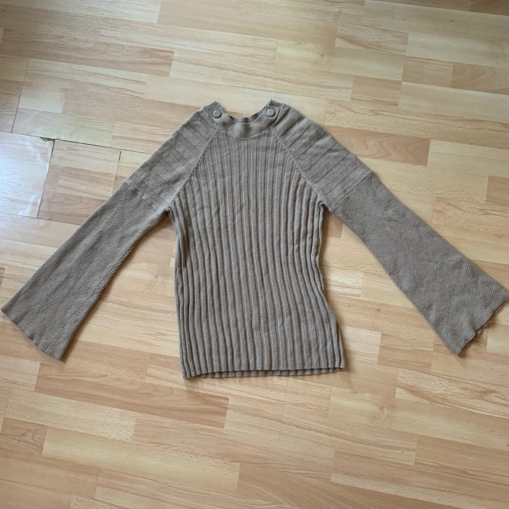 Equipment Femme tan Ribbed Women's wool cashmere sweater with bell sleeves